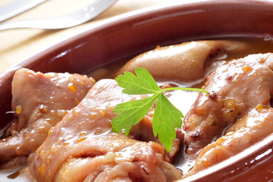 Pezuña de cerdo en dulce de piña aromatizado. Me encanta la carne de cerdo