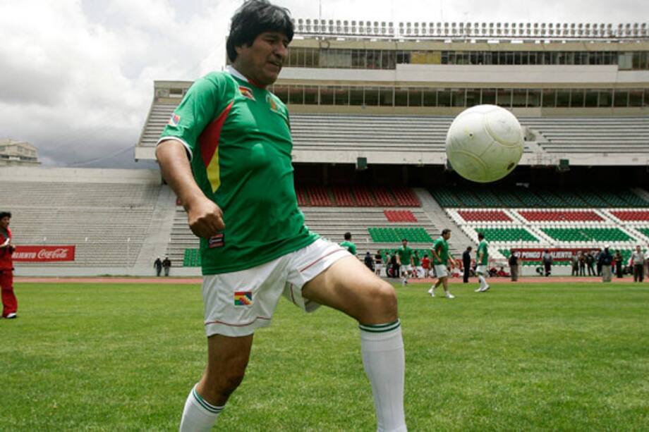 Higuita y El Pibe jugarían fútbol con Evo Morales