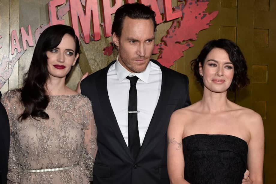 Los actores Eva Green, Callan Mulvey y Lena Headey.