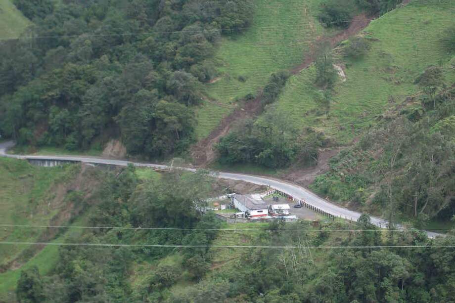 La vía Bogotá-Manizales siempre presenta problemas de derrumbes en la temporada invernal. / Archivo El Espectador
