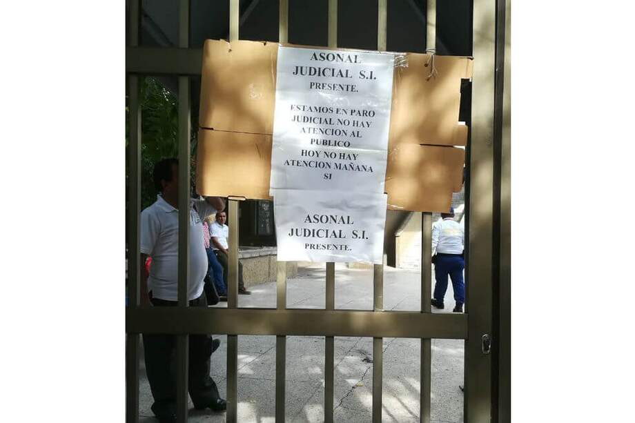 Las oficinas del poder judicial en Barranquilla permanecieron vacías debido al paro nacional de 24 horas. En caso de no llegar a un acuerdo con el Gobierno optarán por el paro indefinido. / Tomada de Twitter @AtlanticoEmi