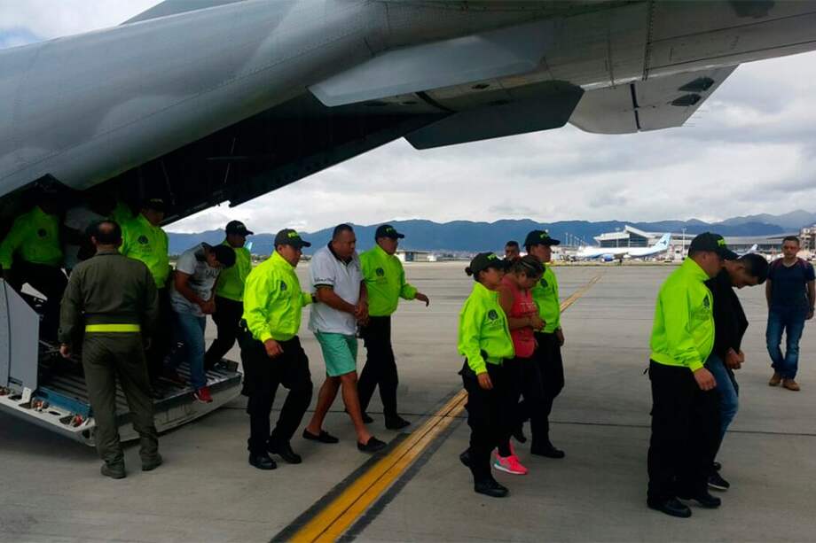 Cae red de estafadores que suplantaba a integrantes de la Fuerza Aérea