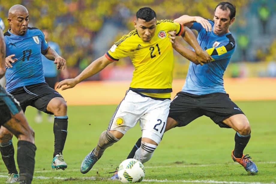 El delantero colombiano Roger Martínez podría jugar este semestre en Italia. / AFP