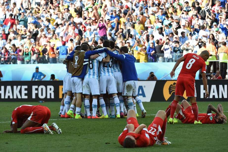 Argentina celebró su paso a cuartos de final de Brasil 2014. /AFP