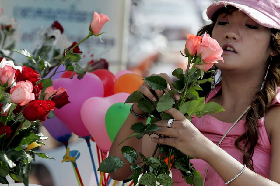 Para los asiáticos los relojes hacen alusión a que el tiempo pasa y se puede acercar el final de la relación / MAK REMISSA/EFE