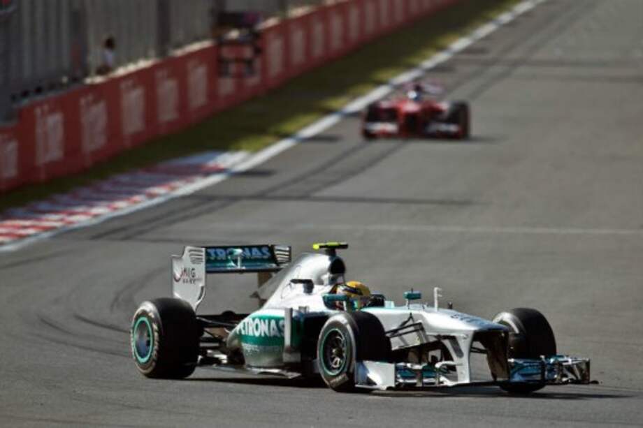 Hamilton dominó la primera jornada de ensayos en Montmeló