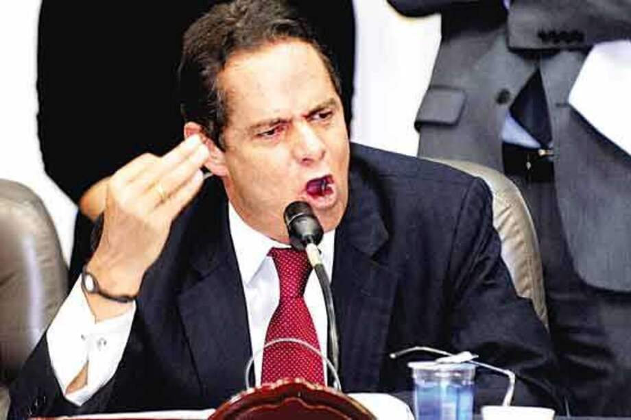 Reforma política beneficiaría de manera directa y concreta a Vargas Lleras