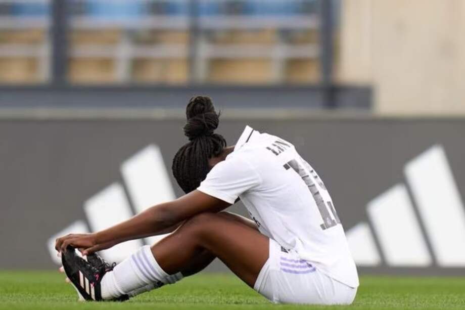 La colombiana Linda Caicedo debió dejar el campo de juego en el minuto 38 durante encuentro entre Real Madrid y Tenerife.