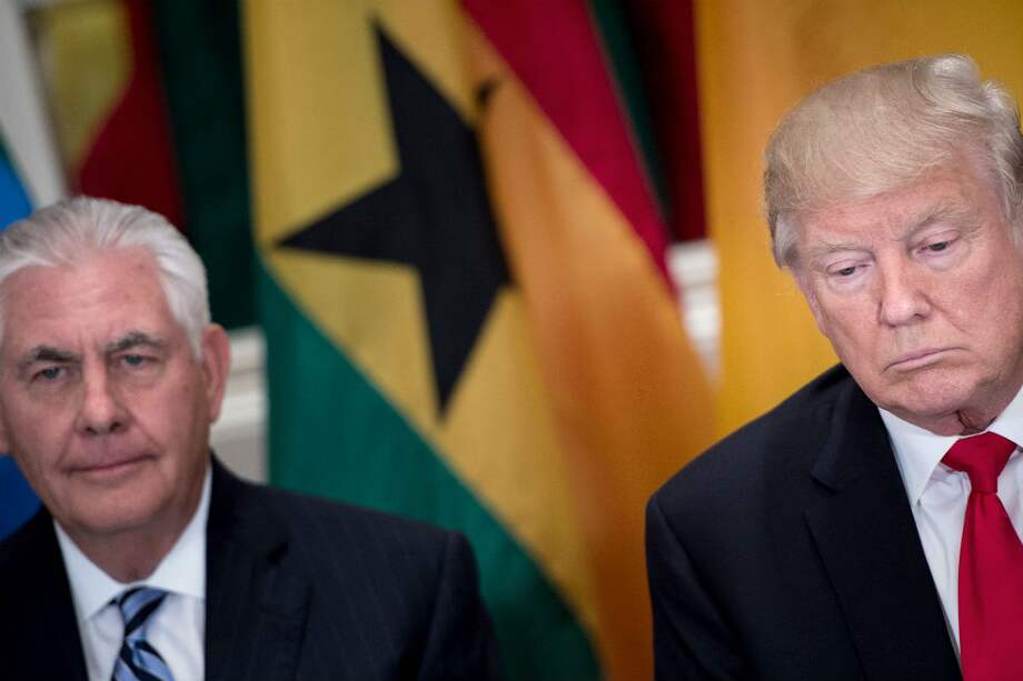 Rex Tillerson, secretario de Estado, y el presidente Donald Trump. / AFP