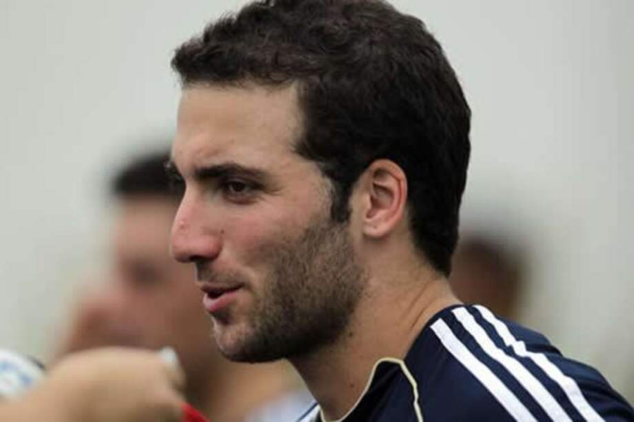 El 'Pipa' Higuaín es duda en Argentina ante Chile