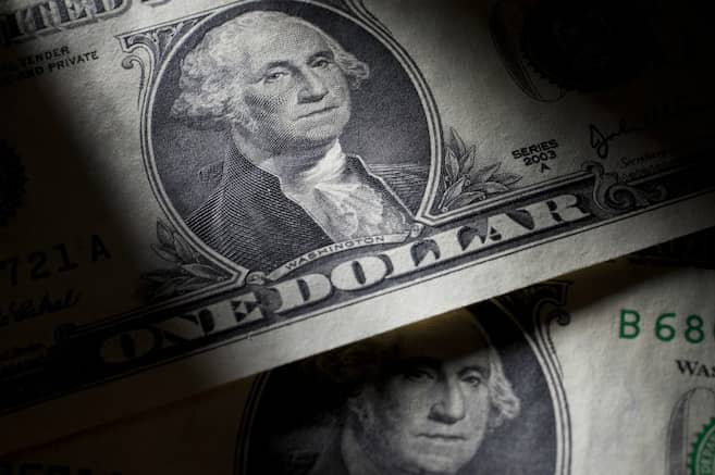 El dólar cerró en $3.184 tras tocar un máximo de $3.225