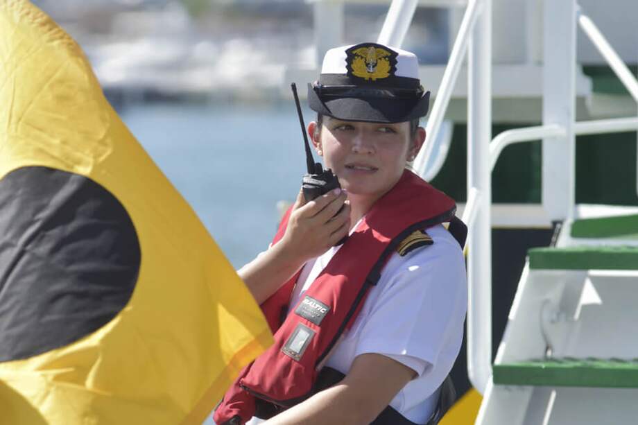 "Hay muchas profesoras y biólogas marinas que no son muy visibles, pero que son las que se encargan de generar consciencia e interés por el mundo marítimo": Paula Carolina Pérez, coordinadora de asuntos internacionales de Dimar. / Cortesía DIMAR