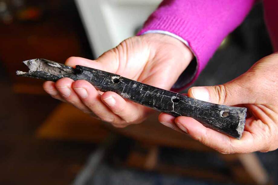 Flauta de hueso, uno de los objetos que más llamaron la atención de los investigadores. / Agencia de Noticias UN/Unimedios