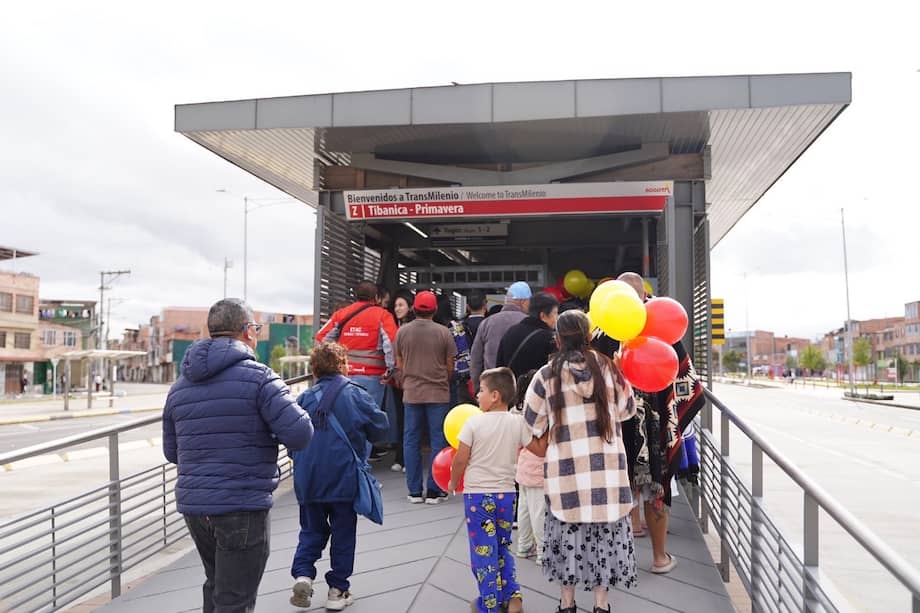La intervención busca renovar accesos y reforzar la seguridad en siete estaciones del corredor que conecta a Bogotá con Soacha.