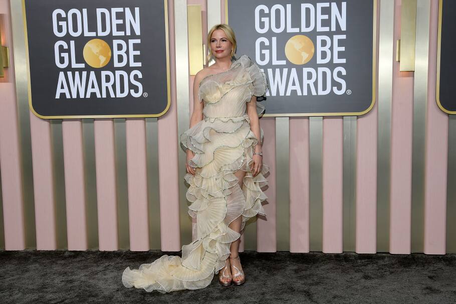 Los diseños románticos fueron el centro de atención en la alfombra de estos premios.