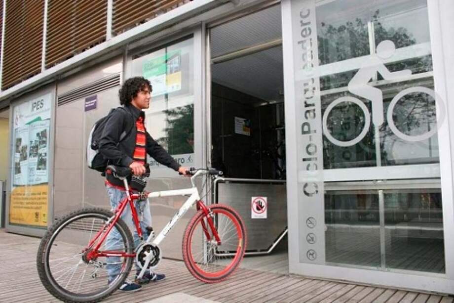 Más de 200 cicloparqueaderos funcionarán en el día sin carro