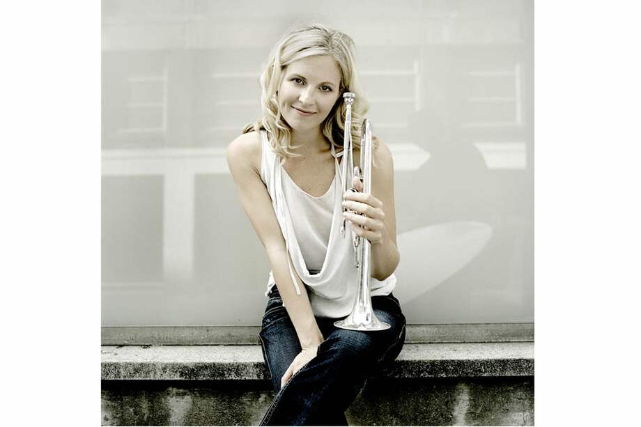 Alison Balsom comenzó a tocar trompeta a los siete años y tiene más de diez trabajos discográficos. / Cortesía BLAA