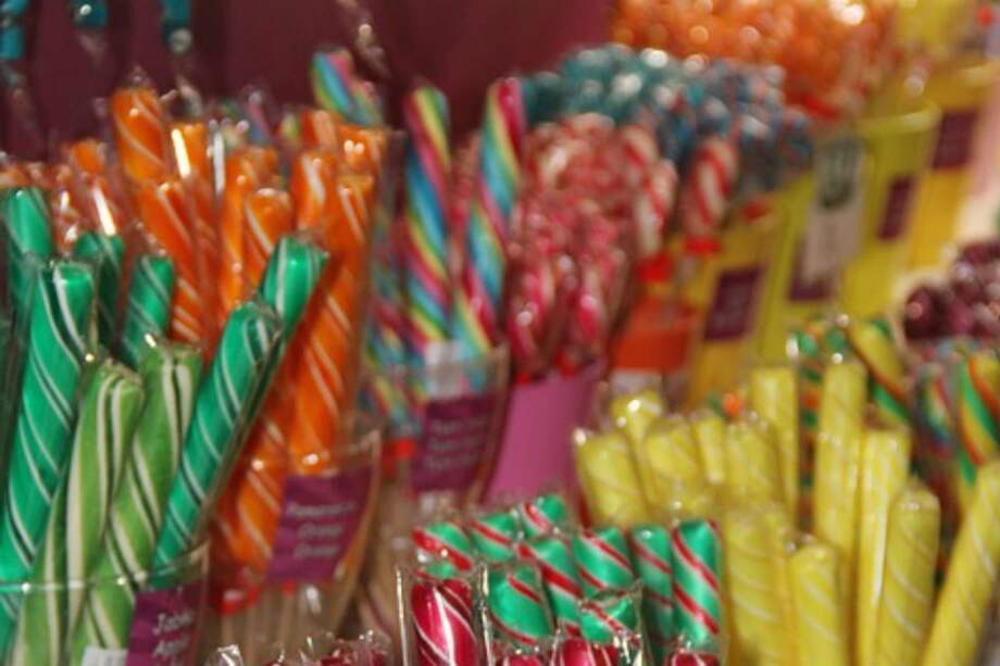 Durante la temporada de Halloween, se han decomisando y destruido cerca de una tonelada de dulces y golosinas que no cumplían con los requisitos sanitarios para su consumo. /Tomada de Pixabay