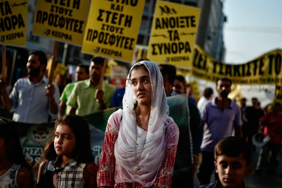 Alrededor de 73.000 refugiados se encuentran actualmente en Grecia, de los cuales casi 15.000 en las islas del norte del mar Egeo donde las condiciones de acogida son blanco de críticas. Según las últimas cifras de la Agencia para los Refugiados de la ONU, las mujeres representan el 21% de los refugiados y los niños el 32%. / AFP