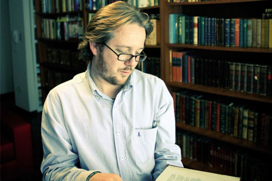 Juan Esteban Constaín, de cuerdas y libros