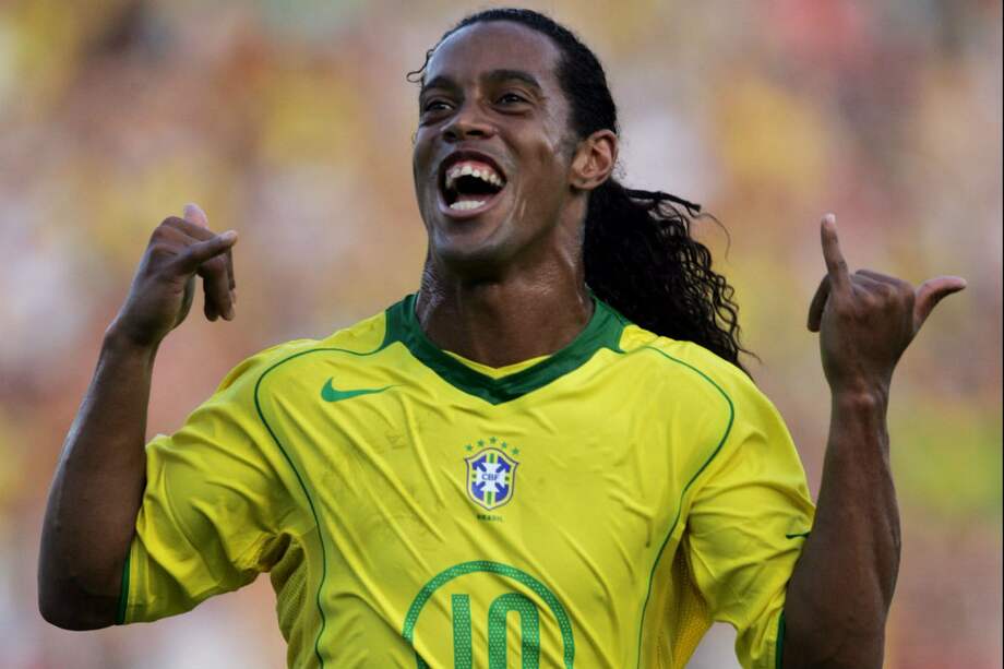Ronaldinho anunció este miércoles su retiro del fútbol. / AP