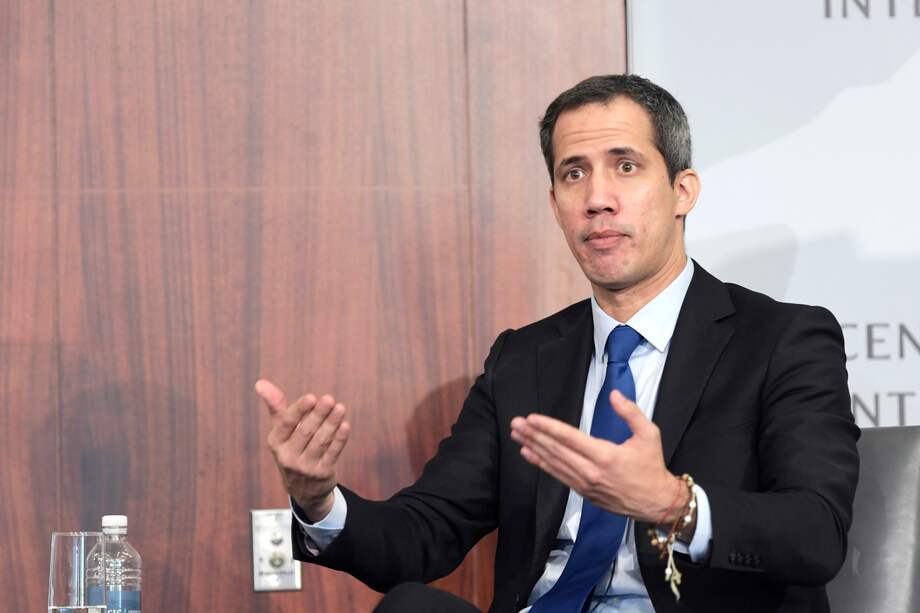 Fotografía fechada el 5 de mayo de 2023 donde aparece el dirigente opositor venezolano Juan Guaidó mientras habla durante una charla en el laboratorio de ideas del Centro Internacional de Estudios Estratégicos (CSIS) en Washington (Estados Unidos).