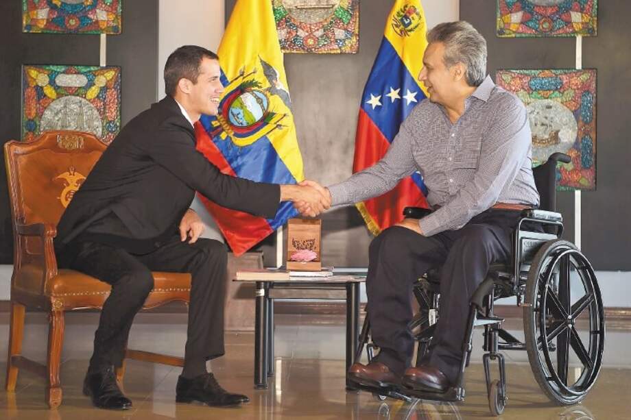 Juan Guaidó se reunió en la Base Naval de Salinas con el presidente ecuatoriano, Lenín Moreno. / AFP