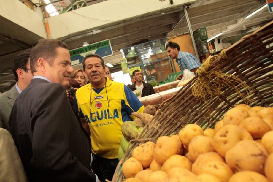 Vargas Lleras acentuó campaña por la reelección de Santos en Bogotá