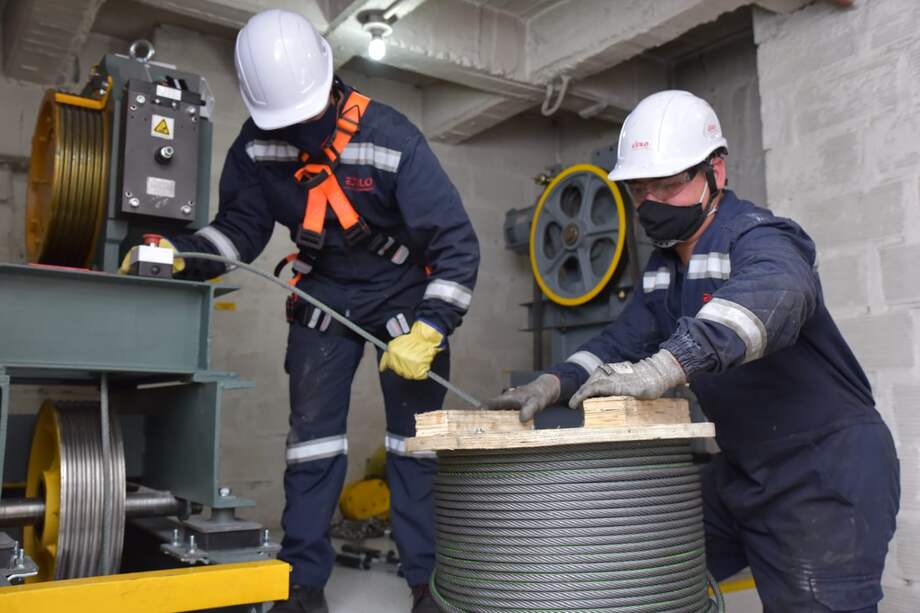 Cuarto de máquinas de un sistema de ascensor.