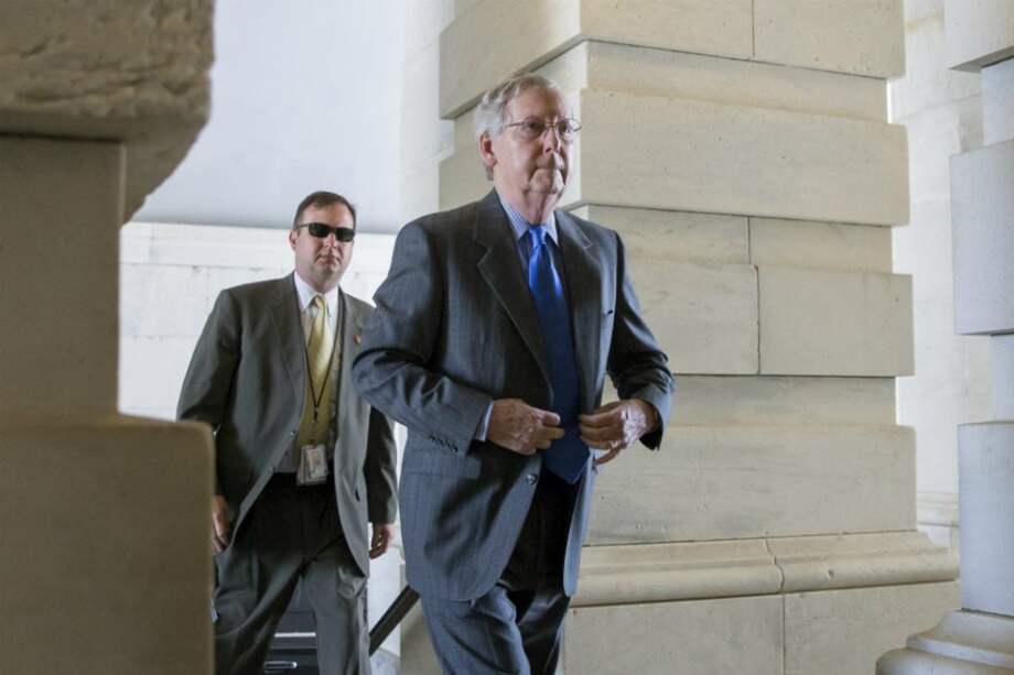 El líder republicano de la mayoría en el Senado, Mitch McConnell, el gran derrotado de la jornada. / EFE