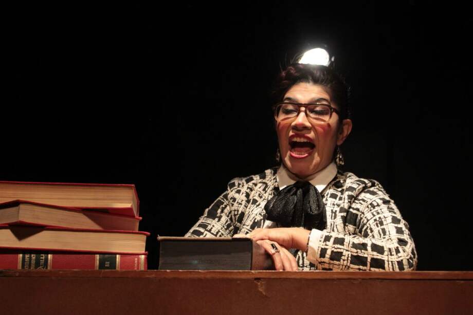 De la obra La Profesora Rosalba Scholasticus, / Cortesía Ditirambo Teatro