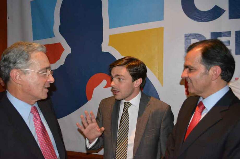 Así fue el recital de poesía del millón que hizo Álvaro Uribe