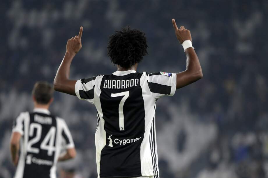 El colombiano Juan Guillermo Cuadrado festeja el gol que anotó este miércoles en el Juventus Stadium. / AFP