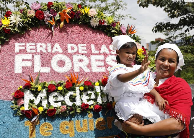 Lịch trình Feria de las Flores 2026 tại Medellín bao gồm các cuộc diễu hành, hòa nhạc và nhiều hoạt động hấp dẫn (Ảnh: Luis Eduardo Noriega A).