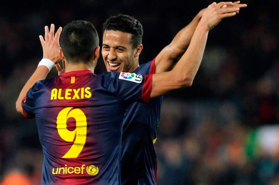 Conexión Cesc-Alexis resultó letal en goleada del Barcelona