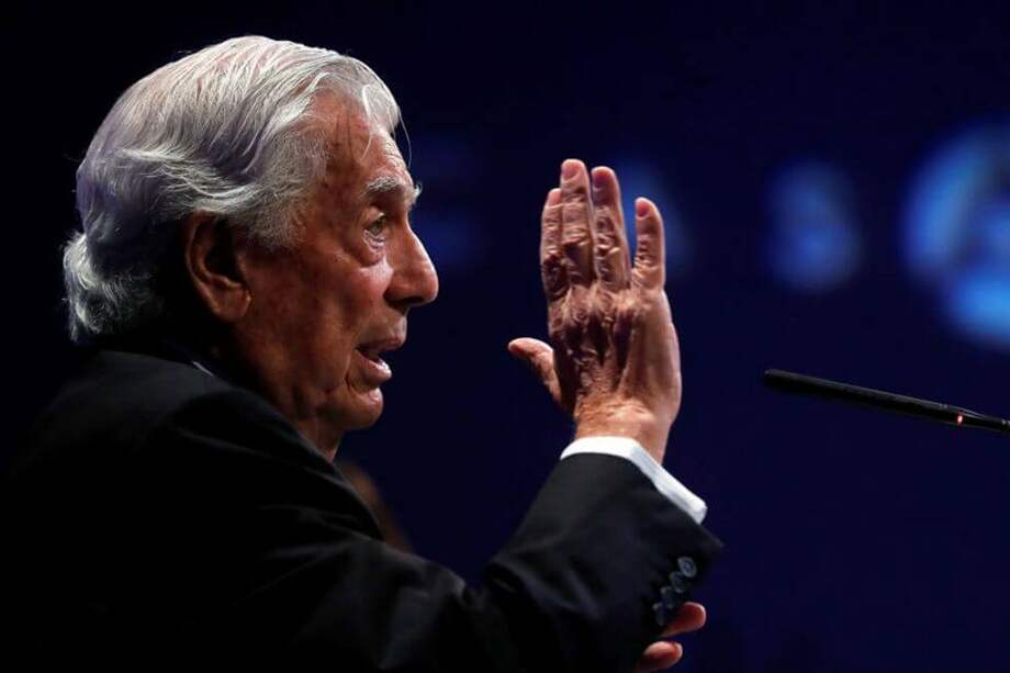 Vargas Llosa valoró también la situación actual en América Latina, sobre la que se mostró optimista "contrariamente a lo que parecería", más que nada en comparación con la América Latina de su juventud. / EFE