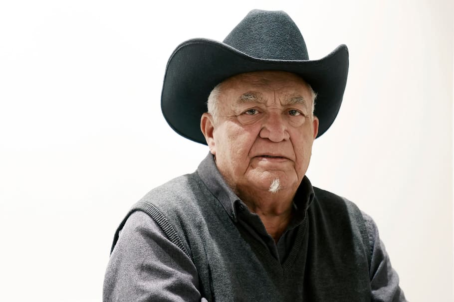 BARCELONA, 22/03/2026.- El guitarrista Eliades Ochoa, un mito de la música cubana que participó en el celebradísimo proyecto ‘Buena Vista Social Club’ y que inicia una gira para celebrar sus 80 años de edad, ha explicado en una entrevista con EFE que “después de la Revolución, en Cuba todo eran canciones políticas hasta que llegó Buena Vista”. EFE/Andreu Dalmau