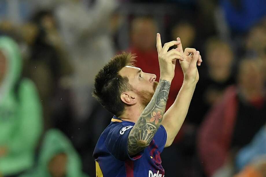 Lionel Andrés Messi celebra su gol 100 en competiciones europeas, este miércoles, en Camp Nou. / AFP