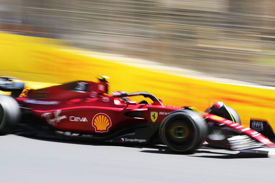 Charles Leclerc en el circuito de Bakú (Azerbaiyán).