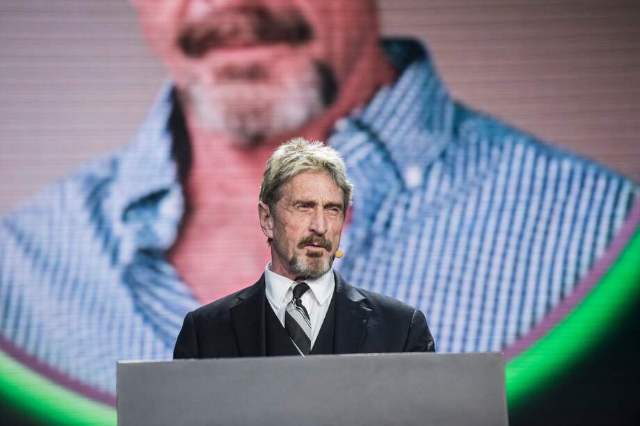 John McAfee, fundador de la compañía antivirus del mismo nombre, durante la Conferencia de Seguridad de Internet de China en Beijing en 2016.