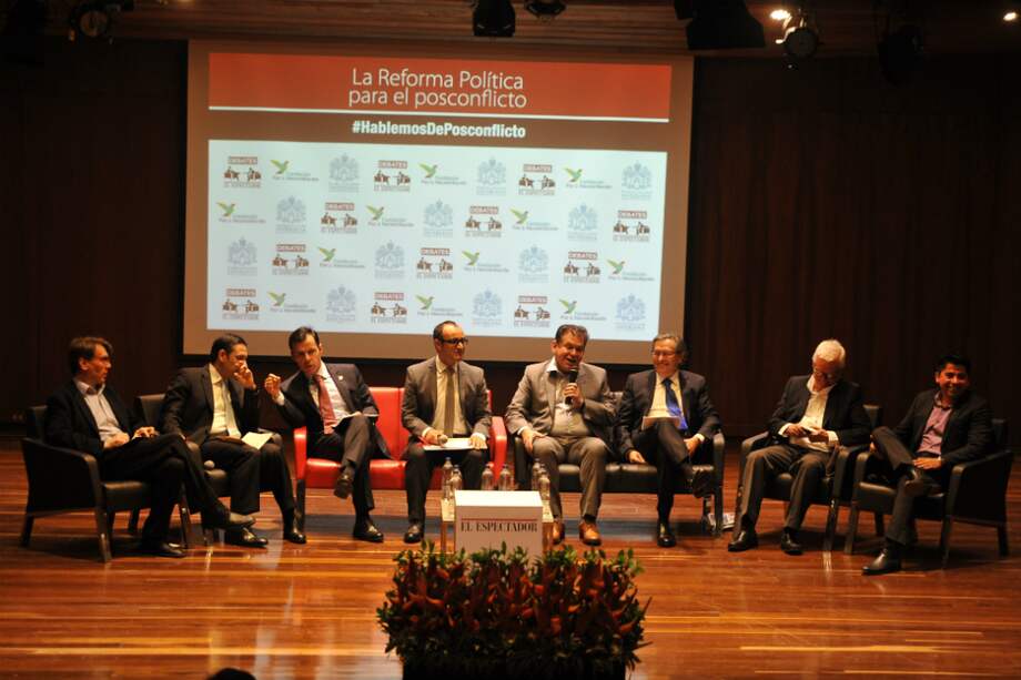 Los panelistas coincidieron en que es necesario hacer cambios estructurales al sistema político y electoral colombiano. / Gustavo Torrijos