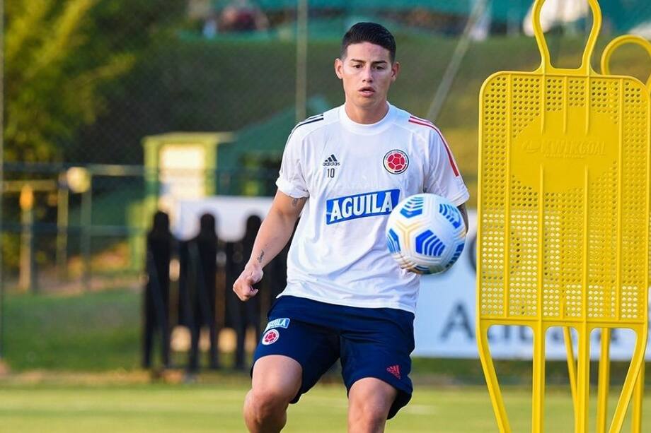 James Rodríguez en el entrenamiento de la selección de Colombia en Brasil.