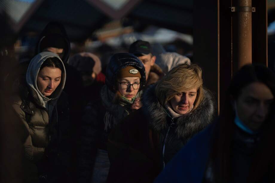 La estación de tren de Przemsyl, en Polonia, se ha convertido en uno de los principales puntos de llegada para los refugiados que huyen de la guerra en Ucrania.