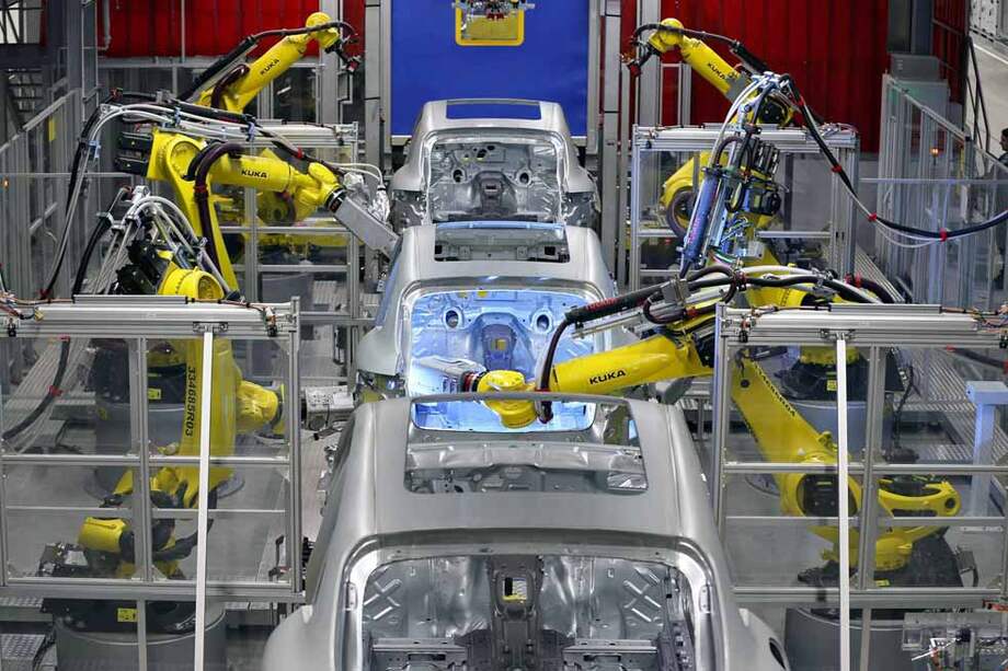 El auge de las máquinas inteligentes puede llegar a cambiar el funcionamiento de la economía. / EFE