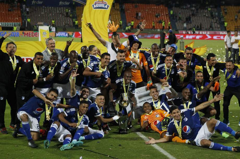Los jugadores de Millonarios celebran el título de la Superliga Águila. / EFE