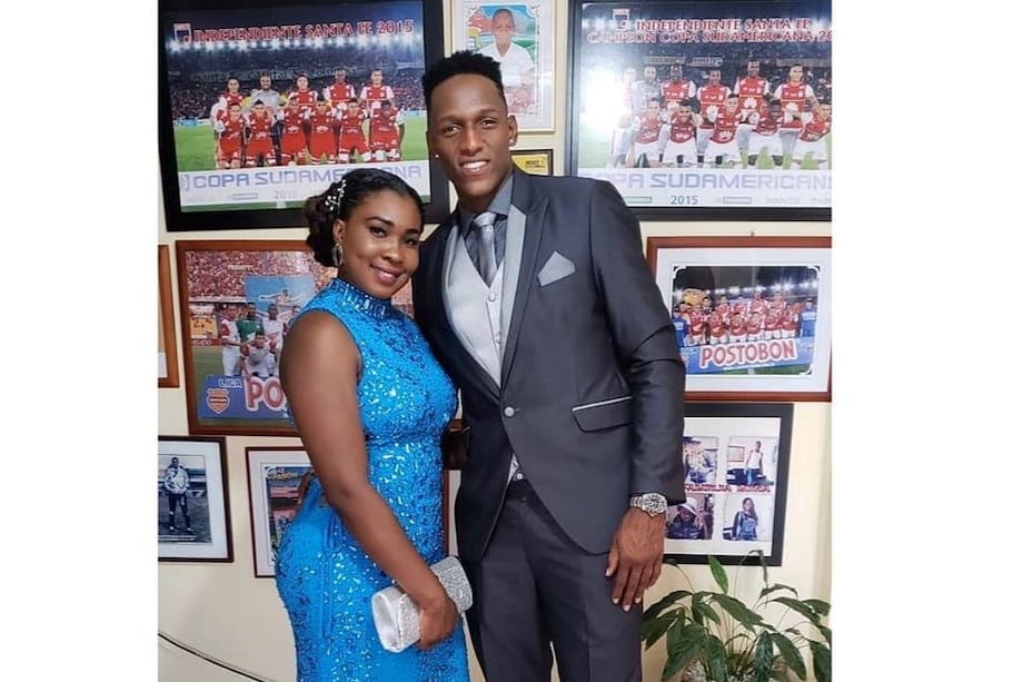 El futbolista de la Selección Colombia y Yeraldin Molina están esperando su primer hijo