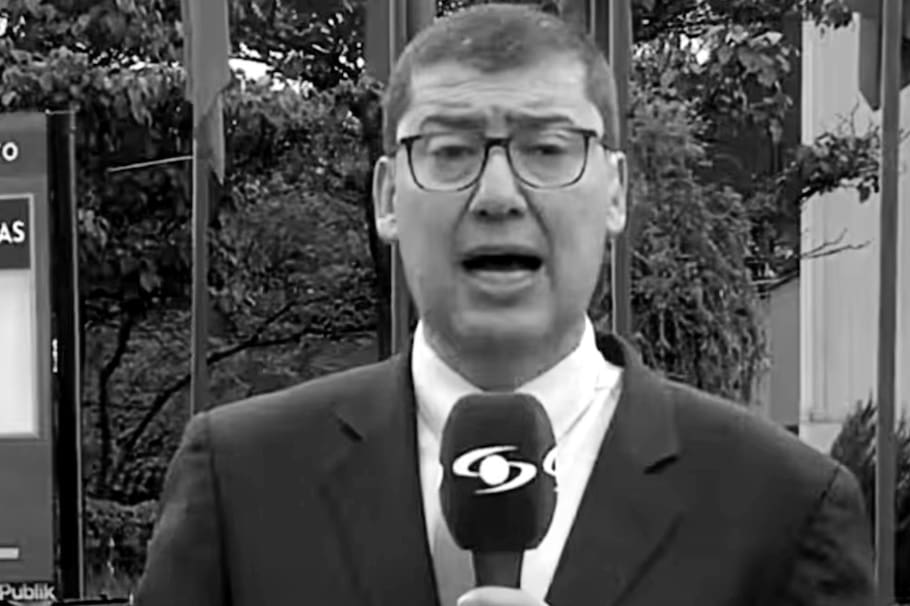 Luto en el periodismo colombiano. El comunicador, quien trabajó durante casi dos décadas en el informativo de Caracol Televisión, tenía 63 años. Así lo despidieron en el noticiero.