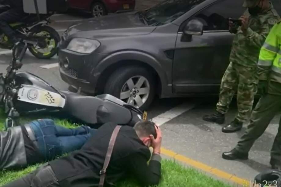 El militar logró frustrar la huida de los delincuentes y la recuperación de las pertenencias de la víctima.