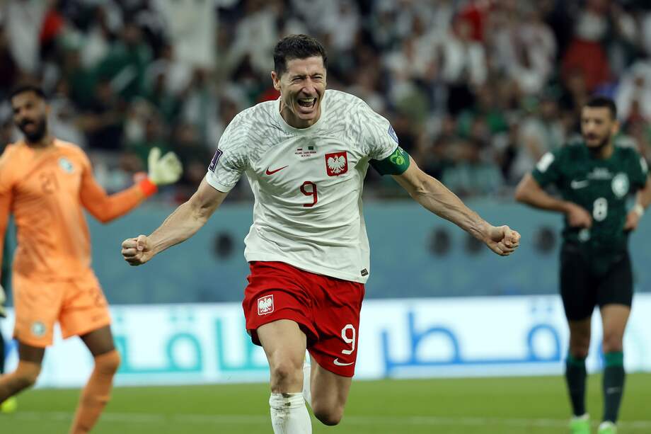La celebración de Robert Lewandowski al anotar en Catar 2022.