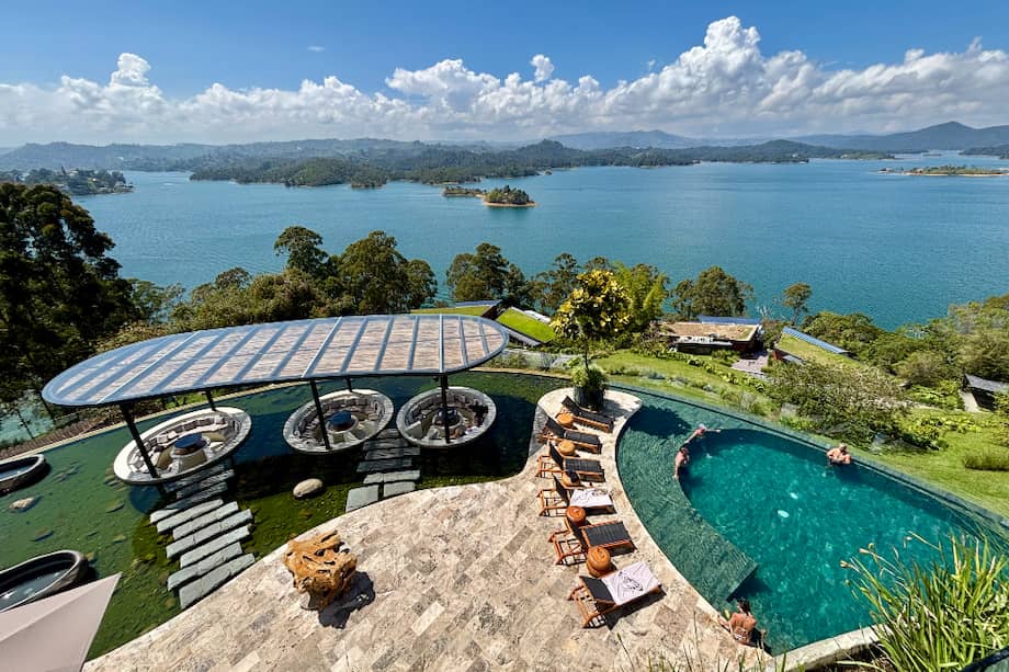 The Brown, en Guatapé, presenta una oferta que articula bienestar, diseño y naturaleza.